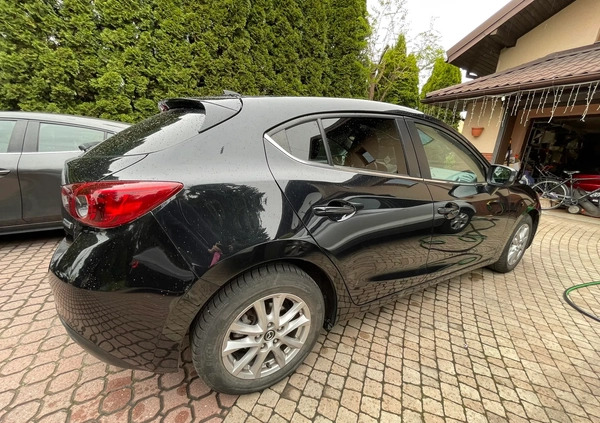 Mazda 3 cena 54500 przebieg: 82000, rok produkcji 2016 z Wołomin małe 92